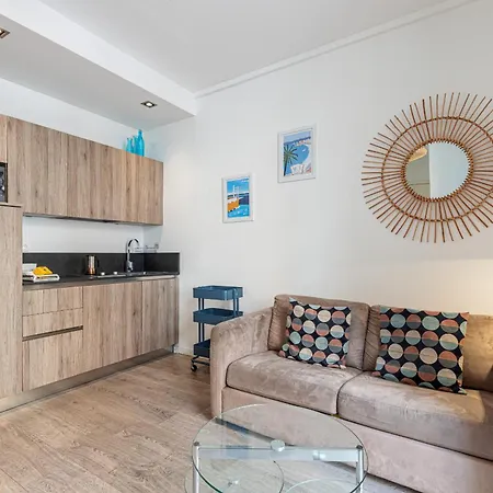 Large Terrace 1 Bdr Near Garibaldi Square * ניס