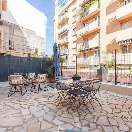 Large Terrace 1 Bdr Near Garibaldi Square Apartment