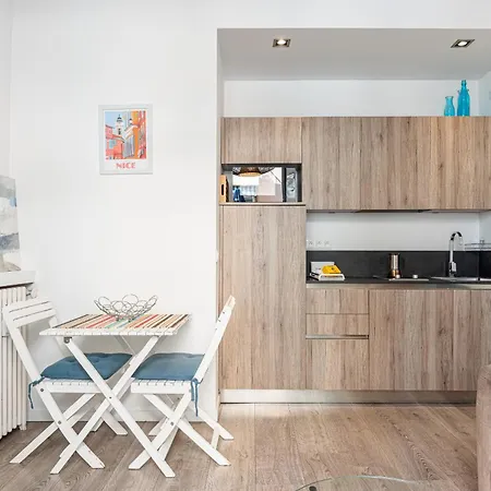 Large Terrace 1 Bdr Near Garibaldi Square * Nice